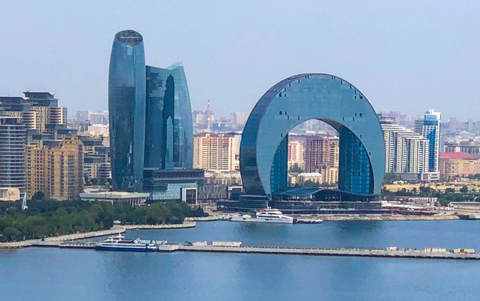 Crescent Tower Bakü Azerbaycan